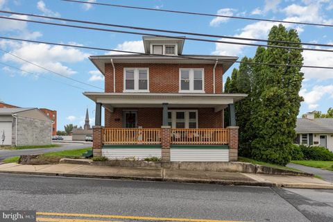 Photo of 32 N Spruce Street, Elizabethtown, PA 17022 (MLS # PALA2041622)