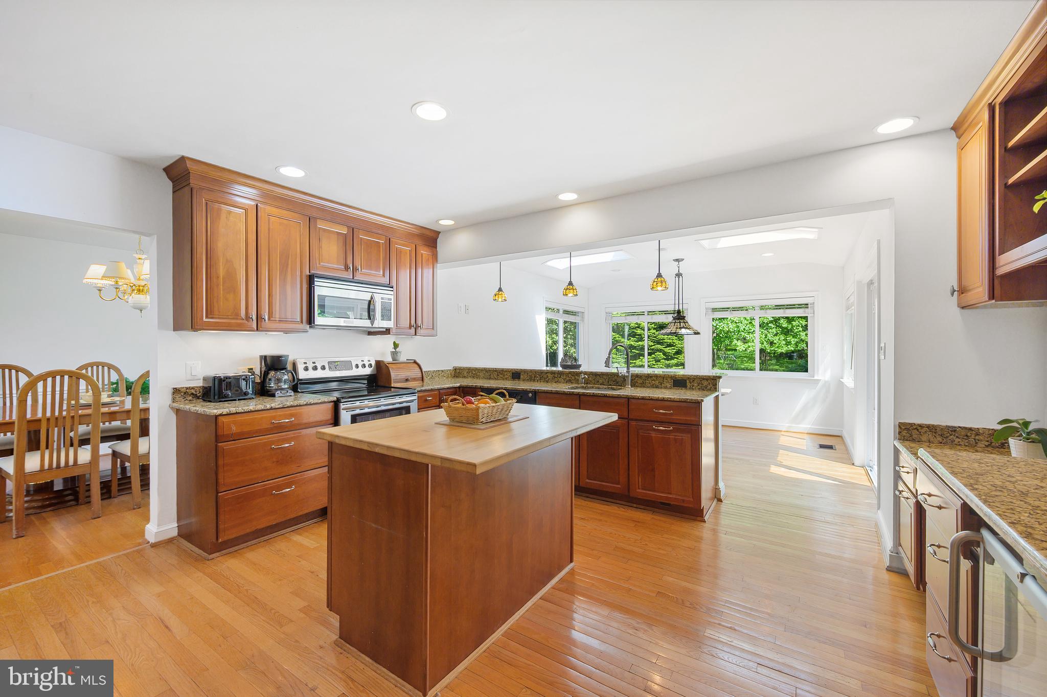 COLESVILLE MANOR - Residential
