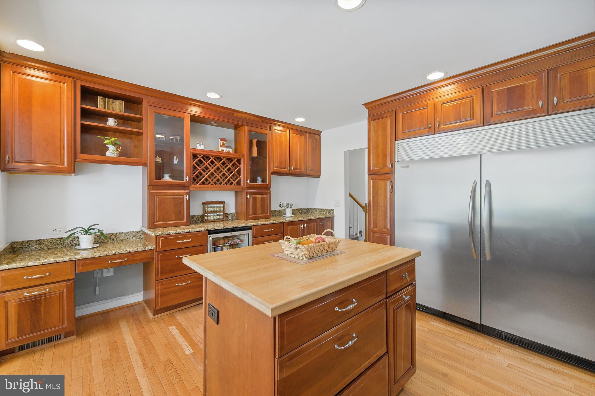 COLESVILLE MANOR - Residential