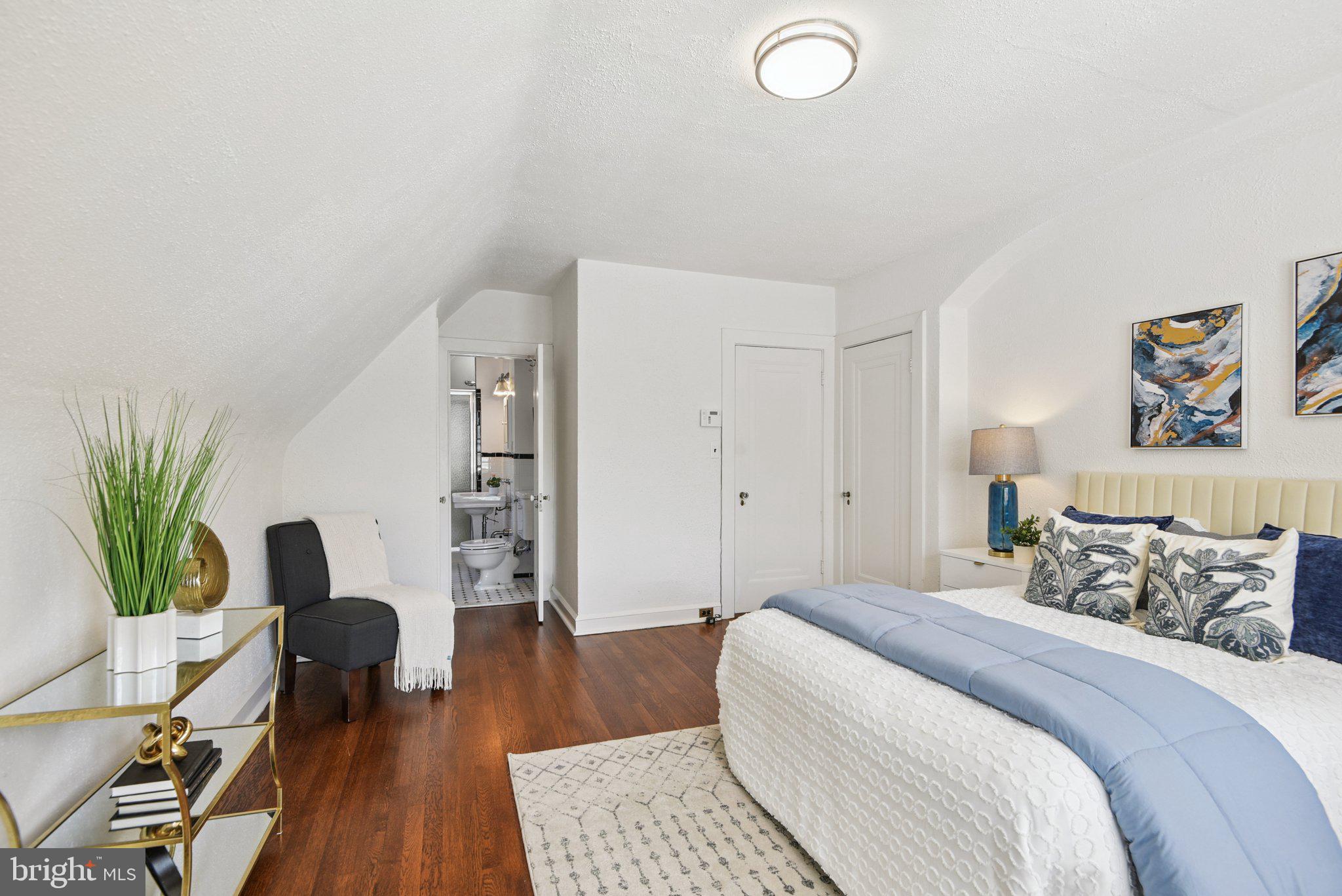 CHEVY CHASE VILLAGE - Residential