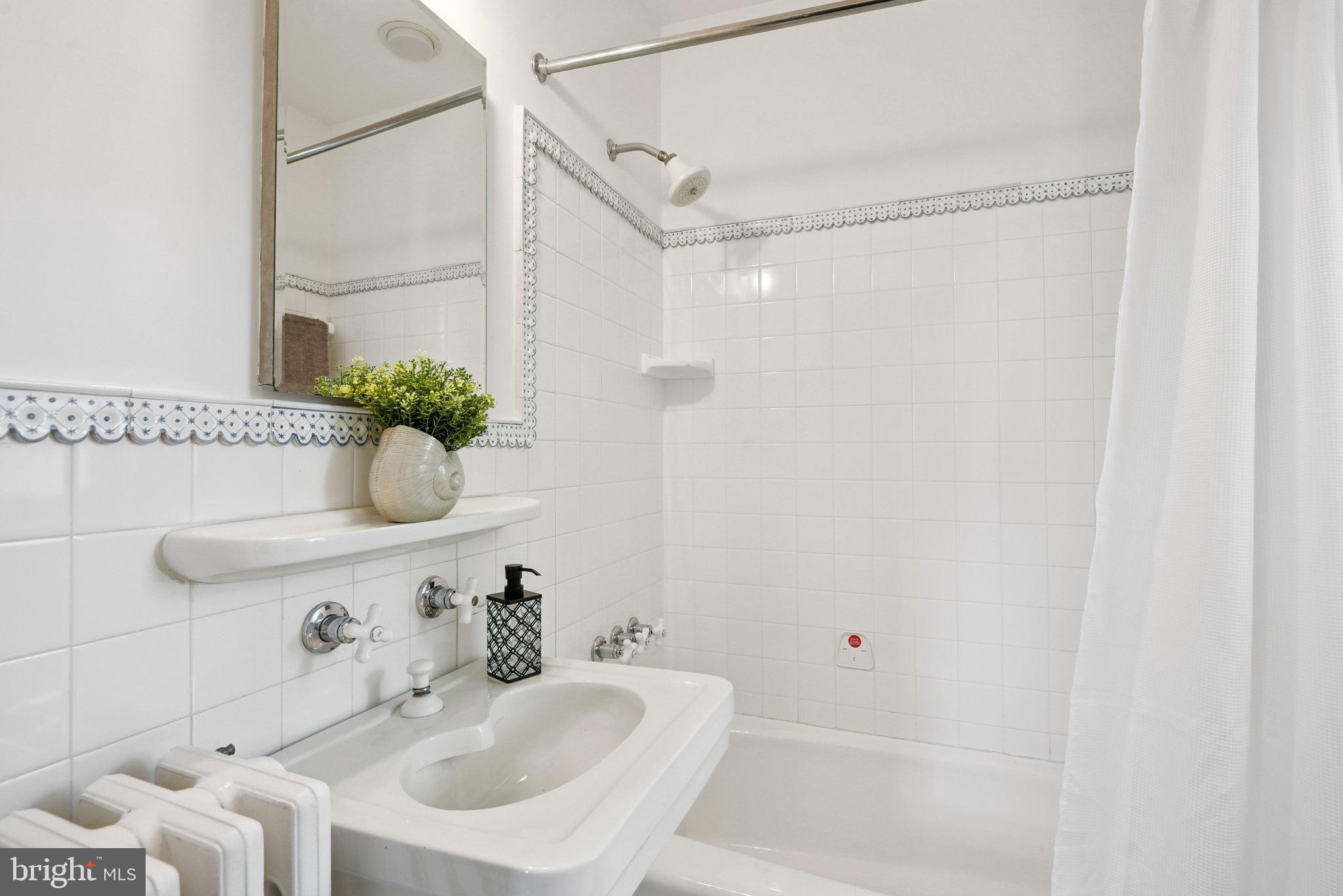 CHEVY CHASE VILLAGE - Residential