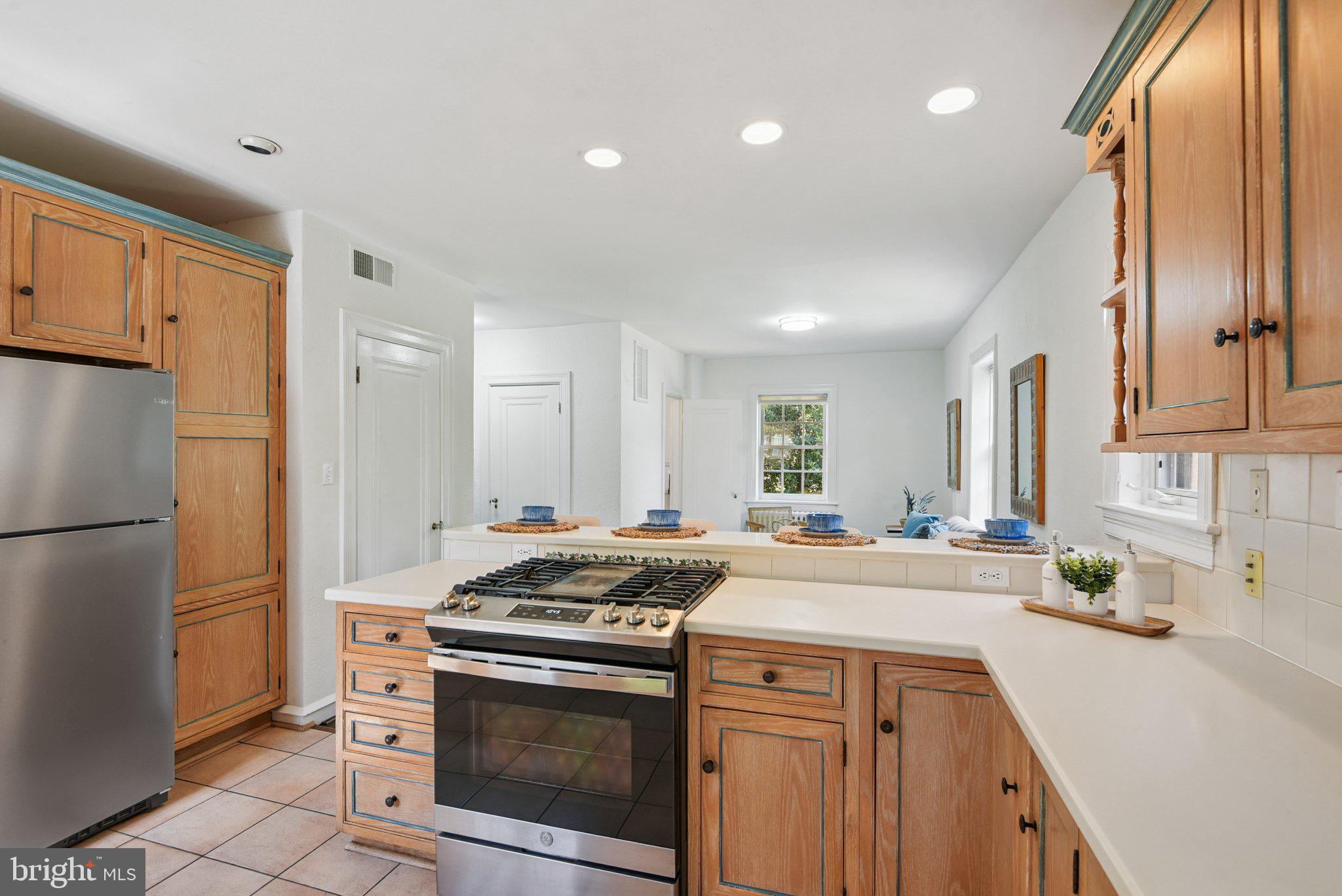 CHEVY CHASE VILLAGE - Residential