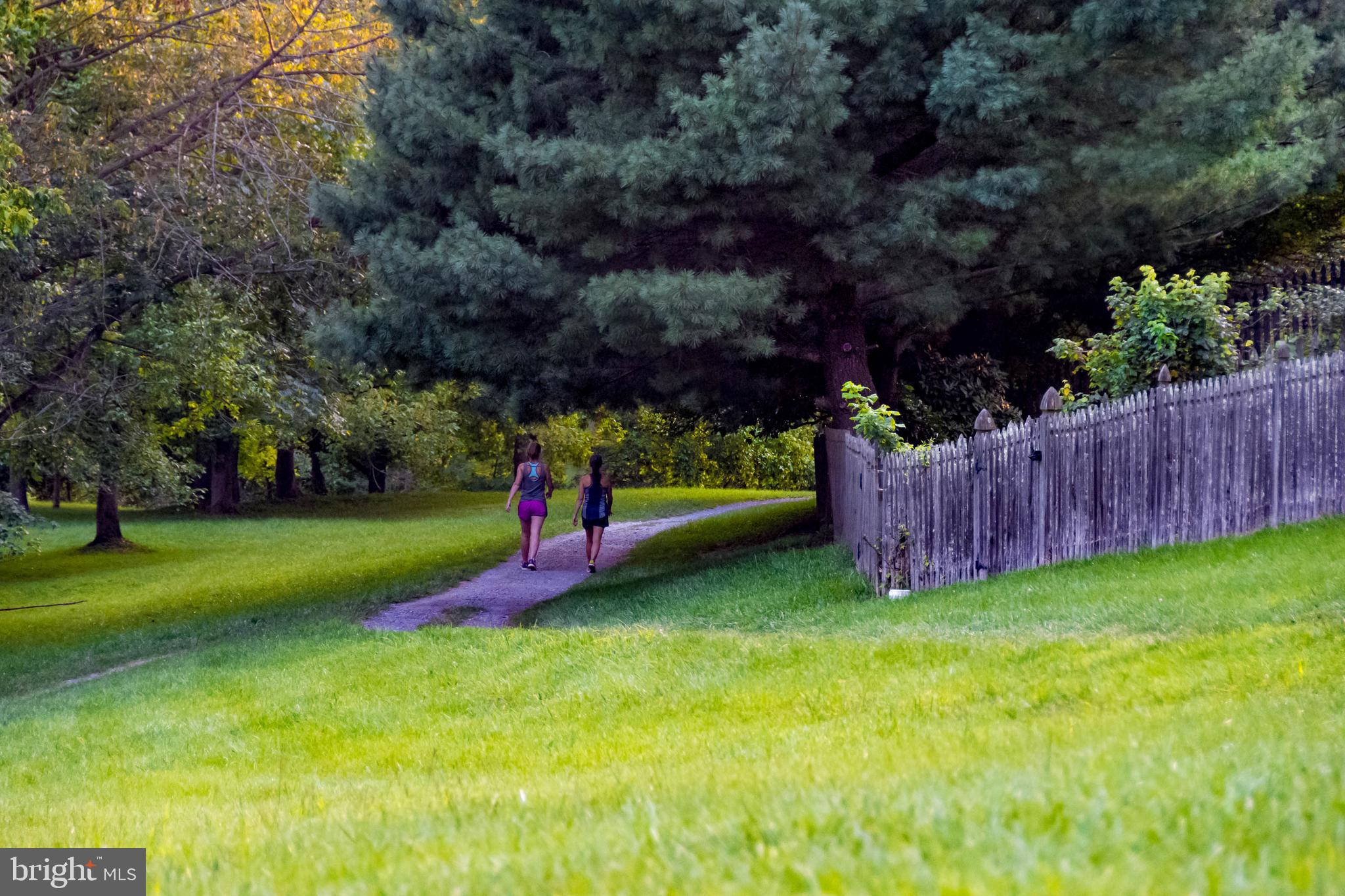 LAKE LINGANORE WOODRIDGE - Residential