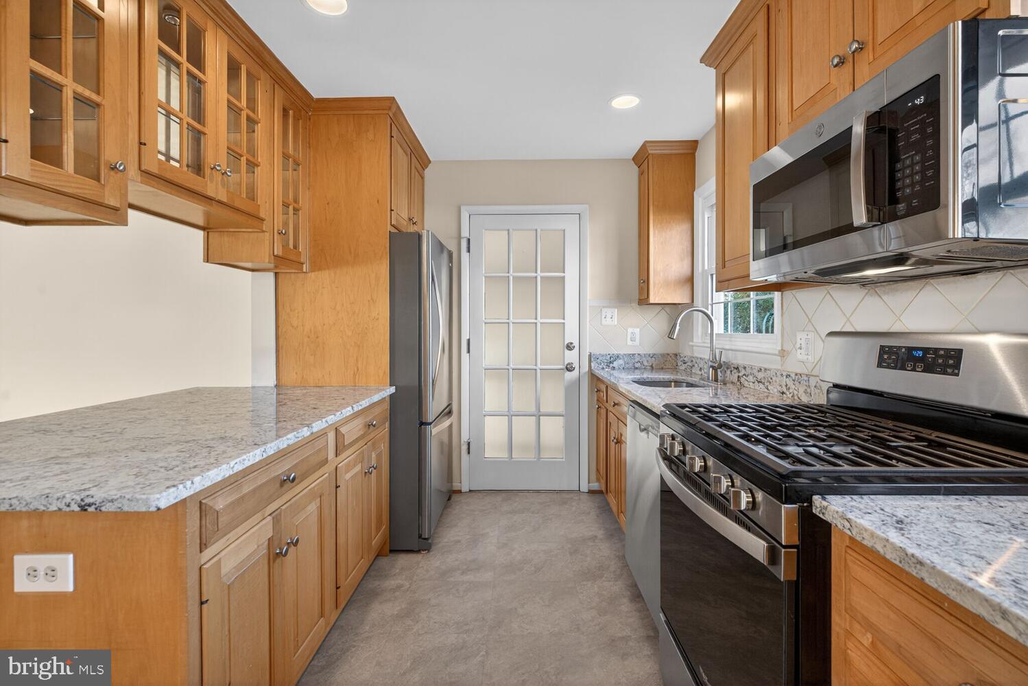 RIVERSIDE ESTATES - Residential