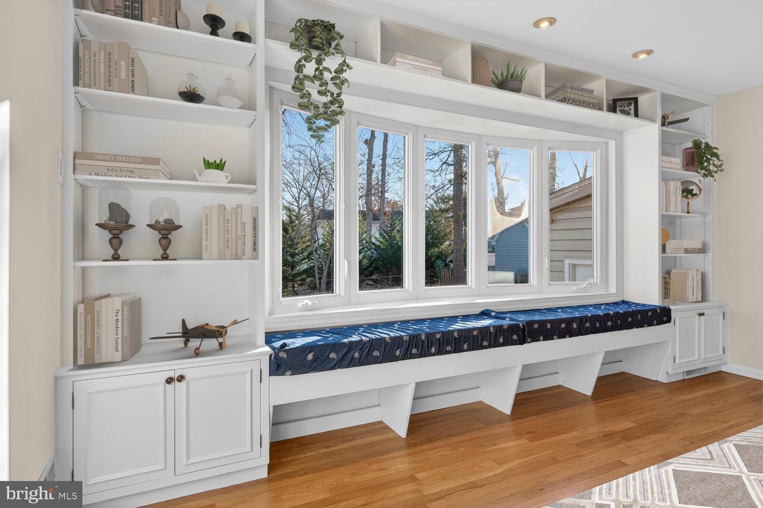 RIVERSIDE ESTATES - Residential