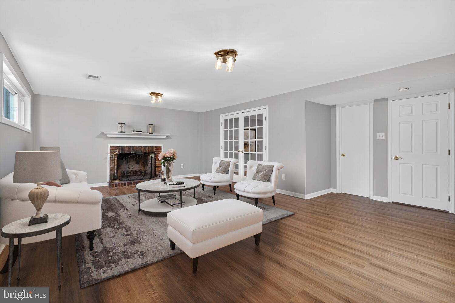 RIVERSIDE ESTATES - Residential