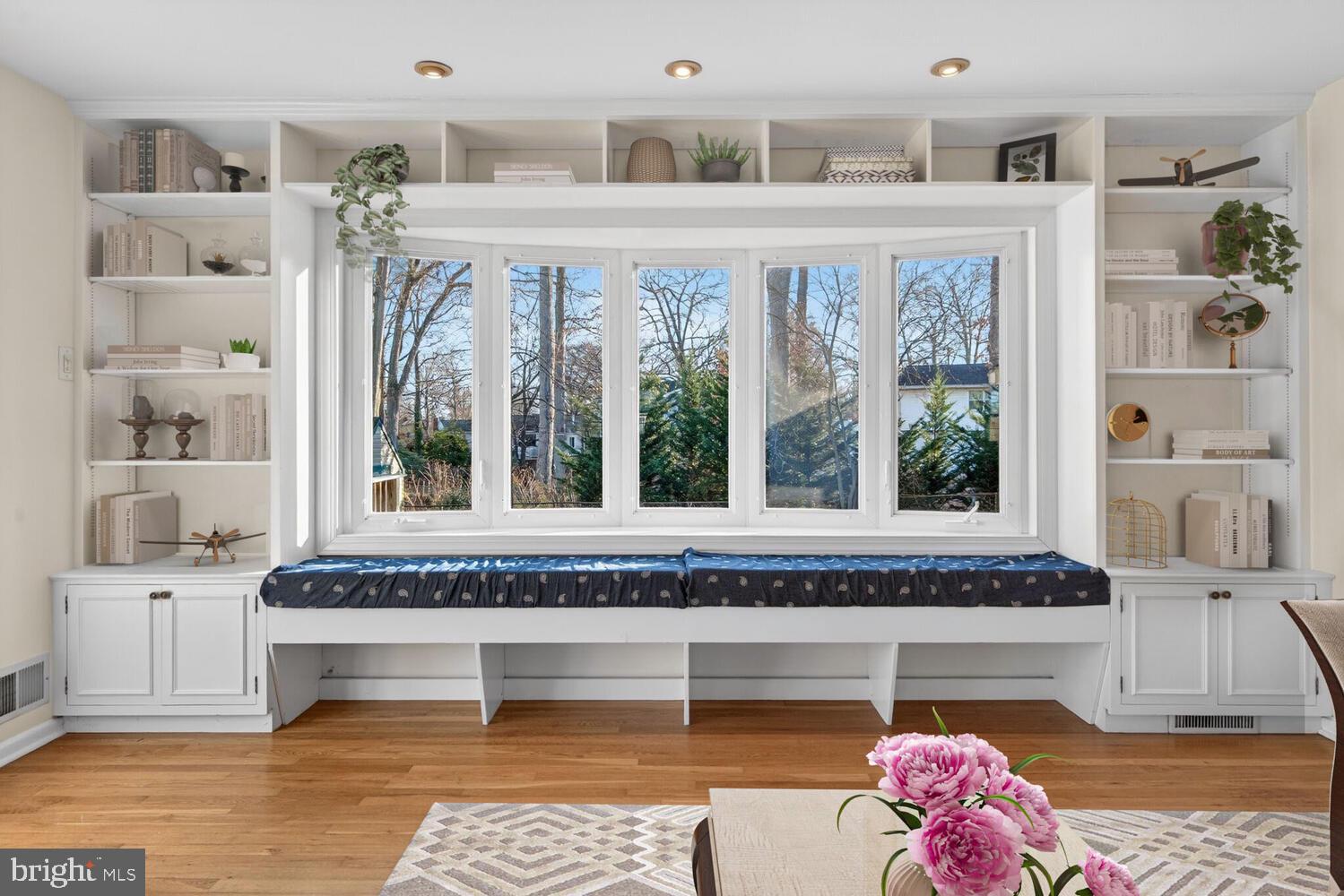 RIVERSIDE ESTATES - Residential