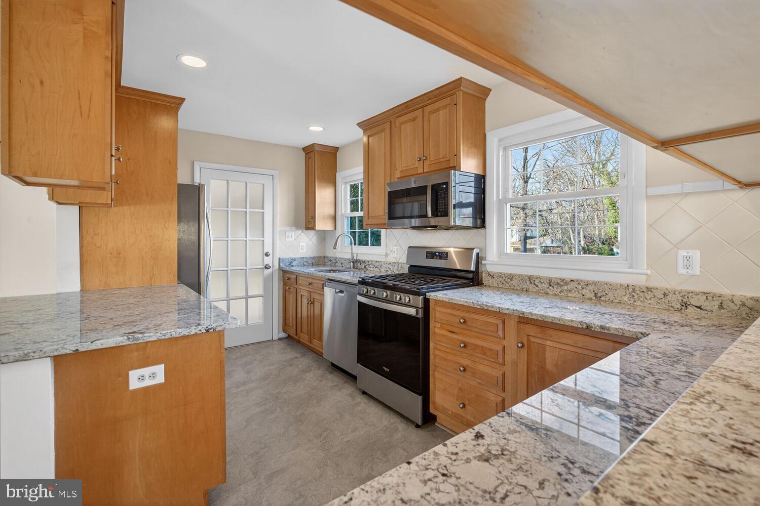 RIVERSIDE ESTATES - Residential