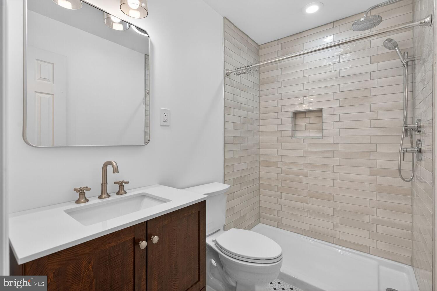 RIVERSIDE ESTATES - Residential