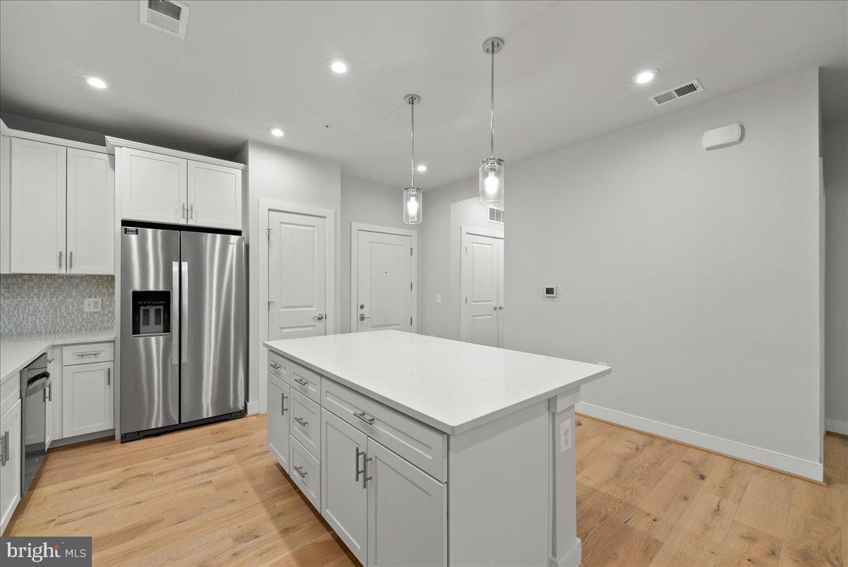 2320 FIELD POINT ROAD 103