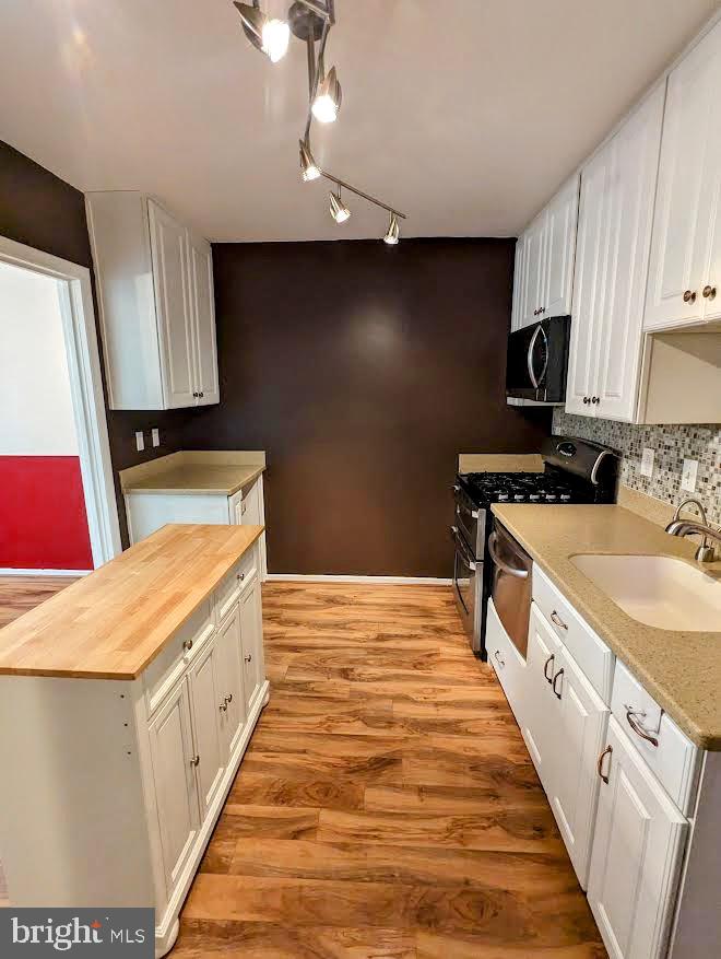 BENTANA PARK - Residential Lease