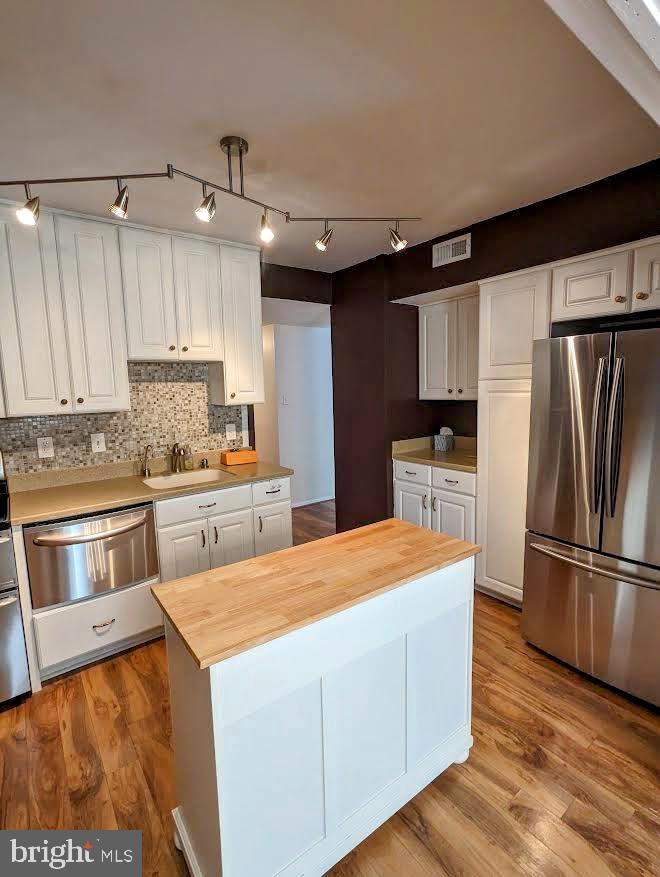 BENTANA PARK - Residential Lease