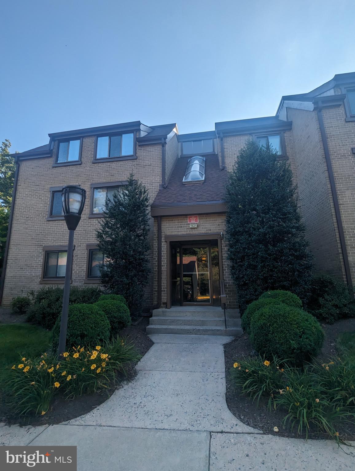 BENTANA PARK - Residential Lease