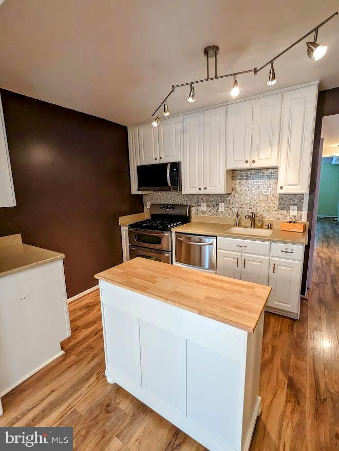 BENTANA PARK - Residential Lease