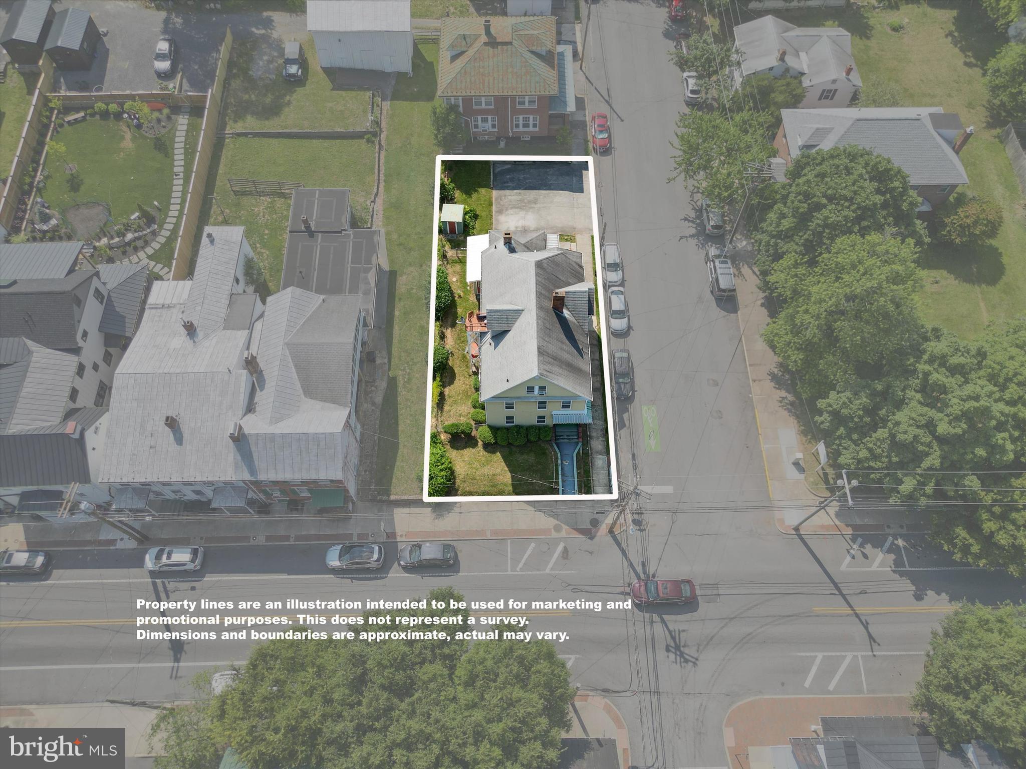 Main image without alt text