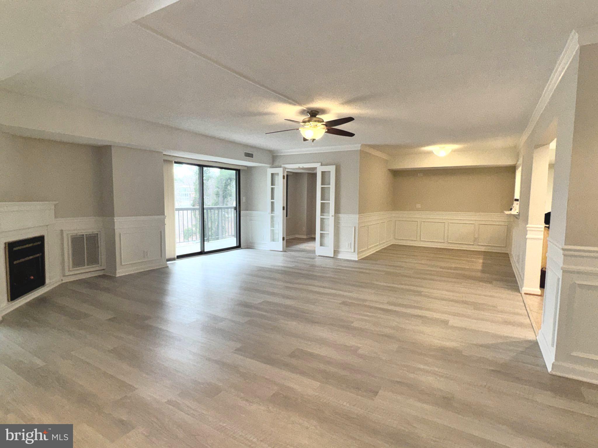 LAKESIDE PLAZA - Residential