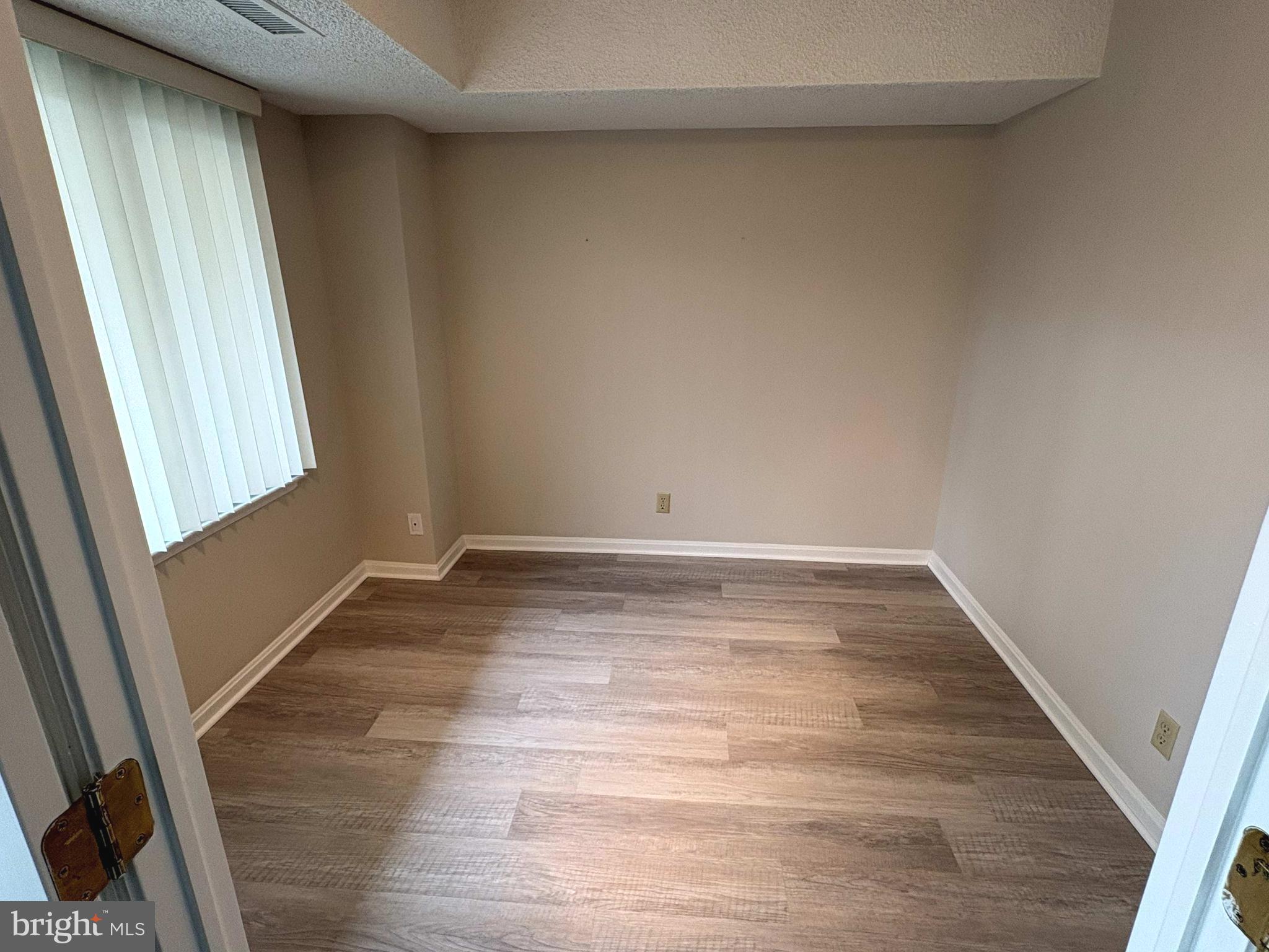 3800 POWELL LANE 302