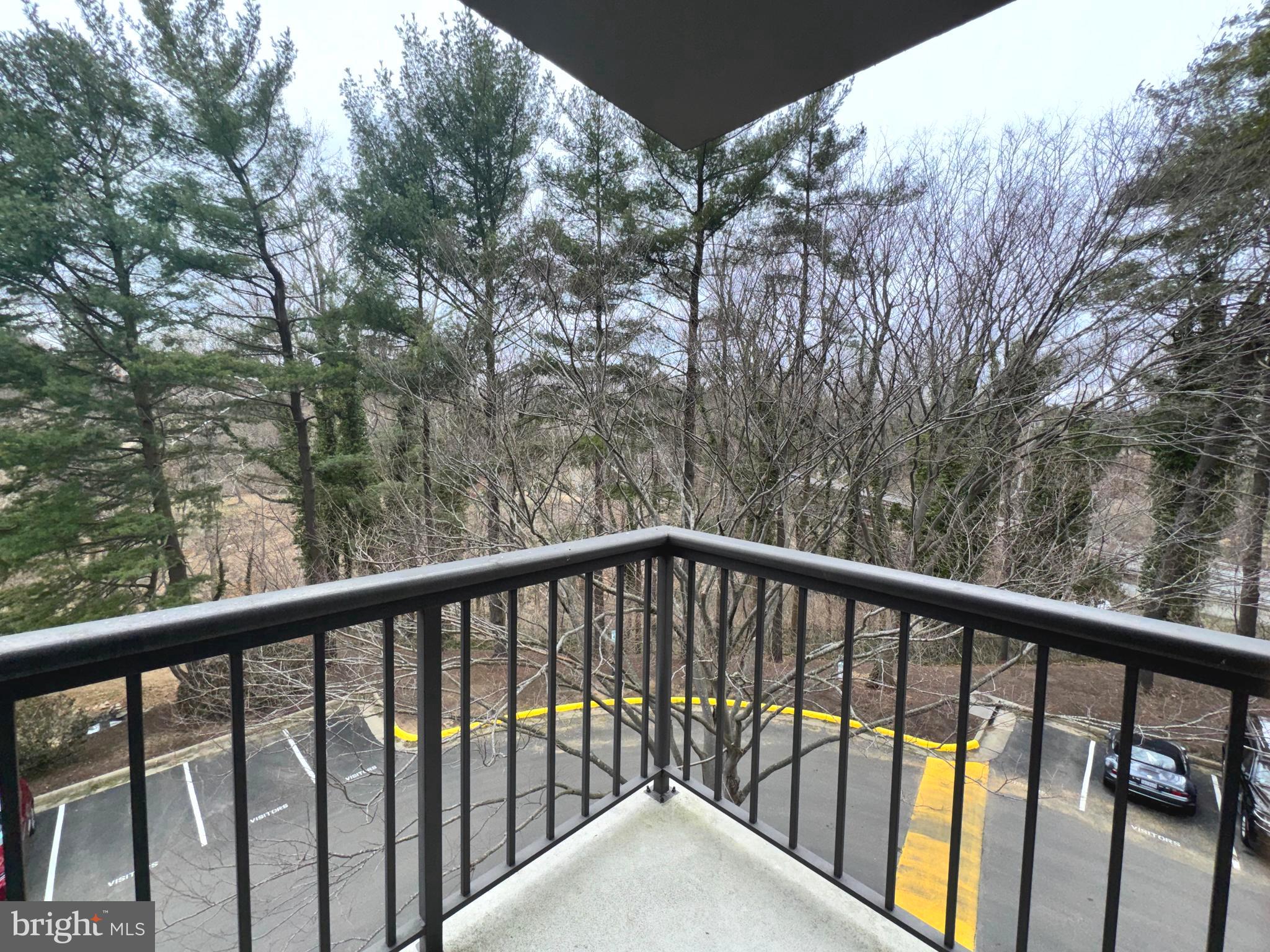 LAKESIDE PLAZA - Residential