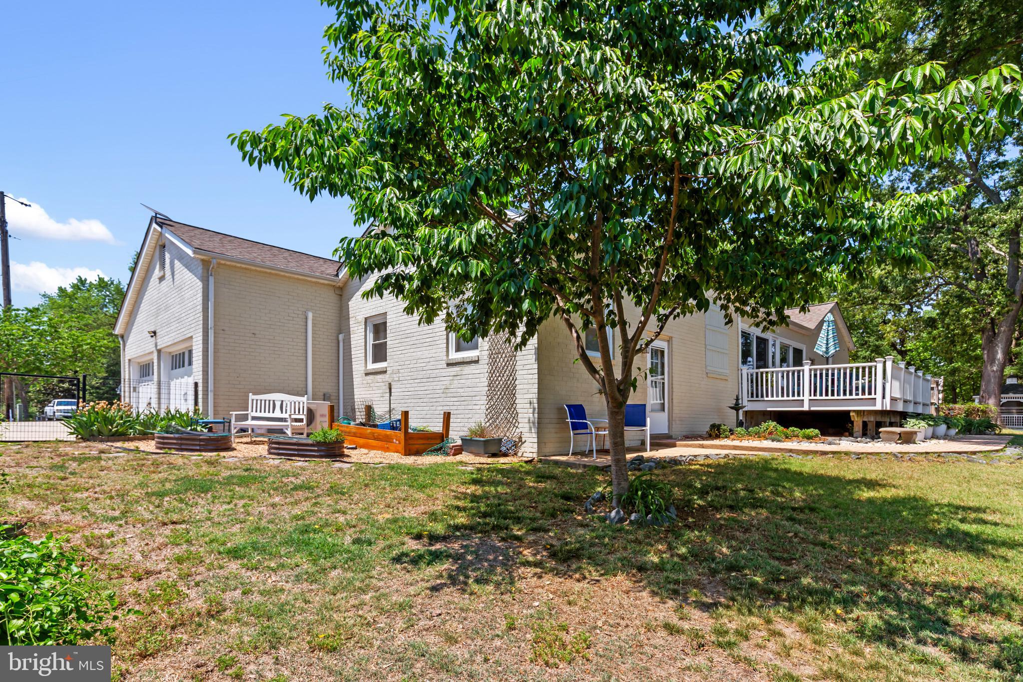 NONE  NO HOA - Residential