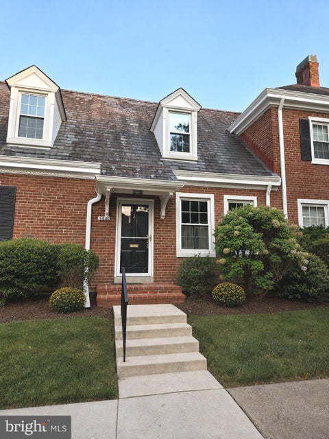 Condo For Sale - 4608 36th Street<br/> ARLINGTON, VA 22206