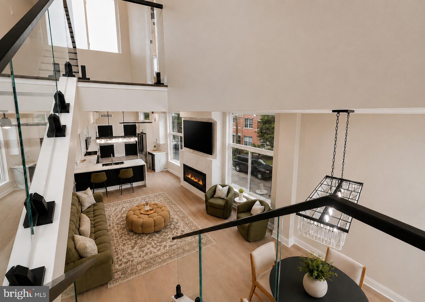 QUEEN VILLAGE - Residential