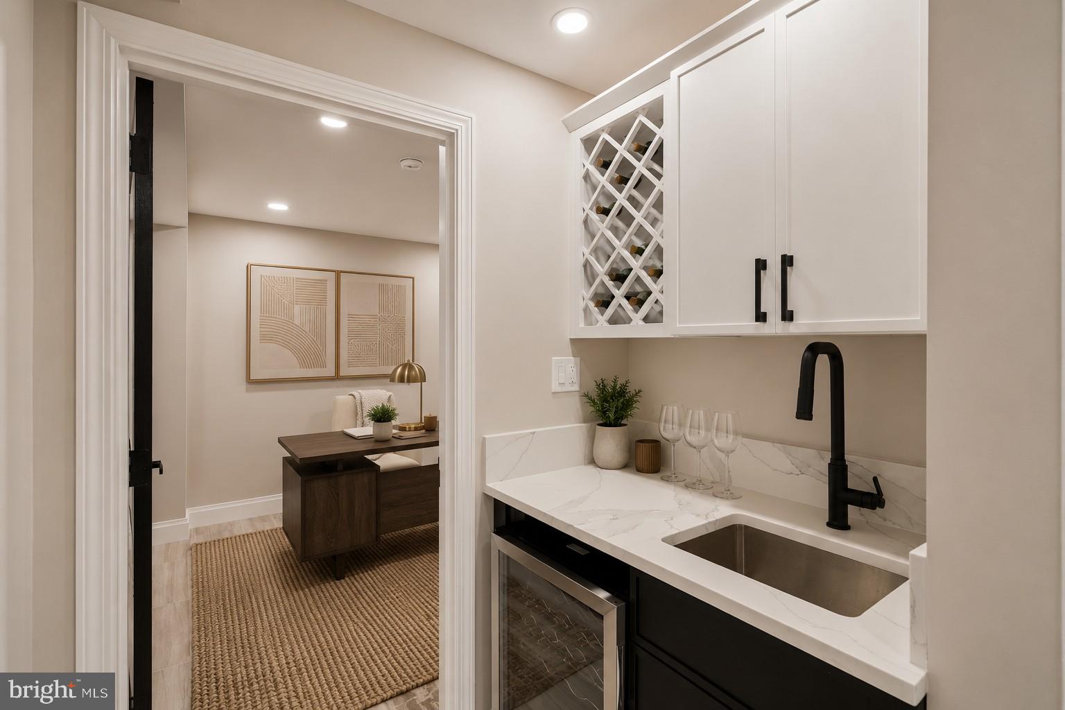 QUEEN VILLAGE - Residential