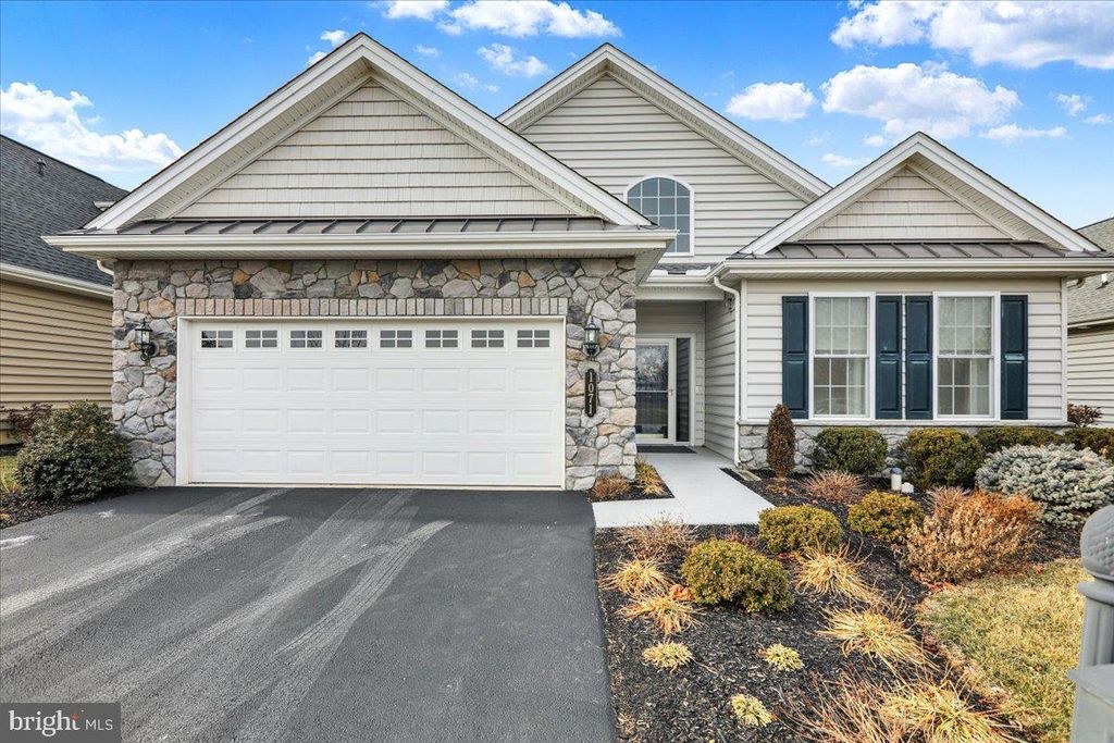 Photo of 1071 Presidents Drive, LITITZ, PA 17543 (MLS # PALA2063956)