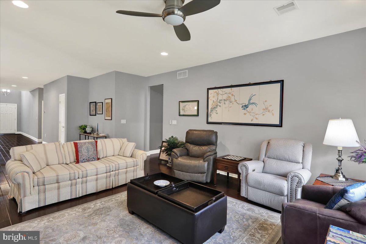 TRADITIONS OF AMERICA AT LITITZ - Residential