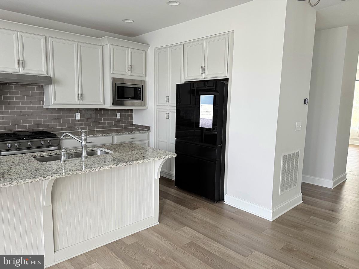 RIVERBEND - Residential