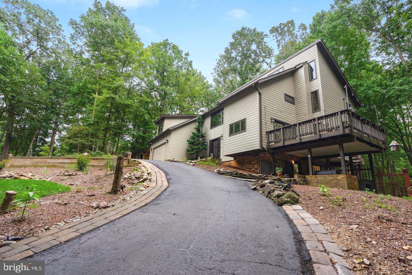 10227 LAWYERS ROAD