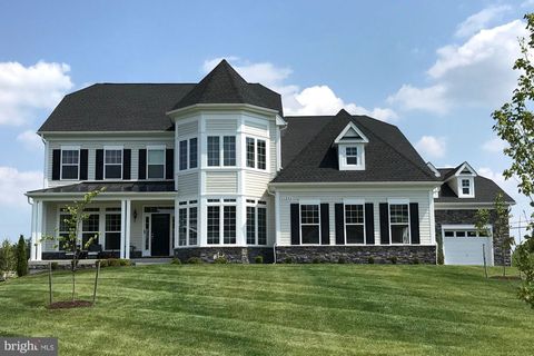 Photo of 14008 Schaeffer Road, GERMANTOWN, MD 20874 (MLS # MDMC2199390)