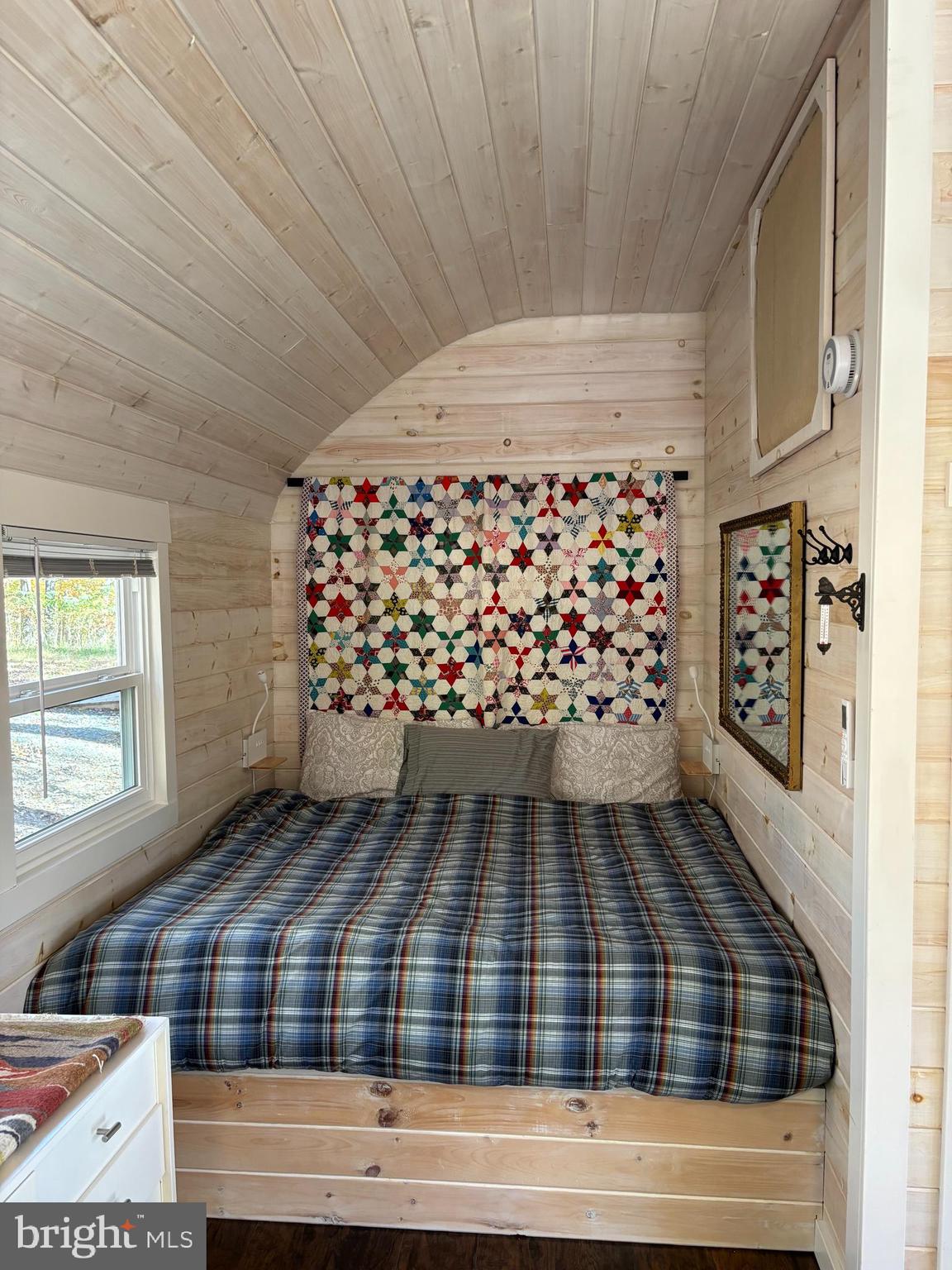 DOGWOOD FLATS - Residential