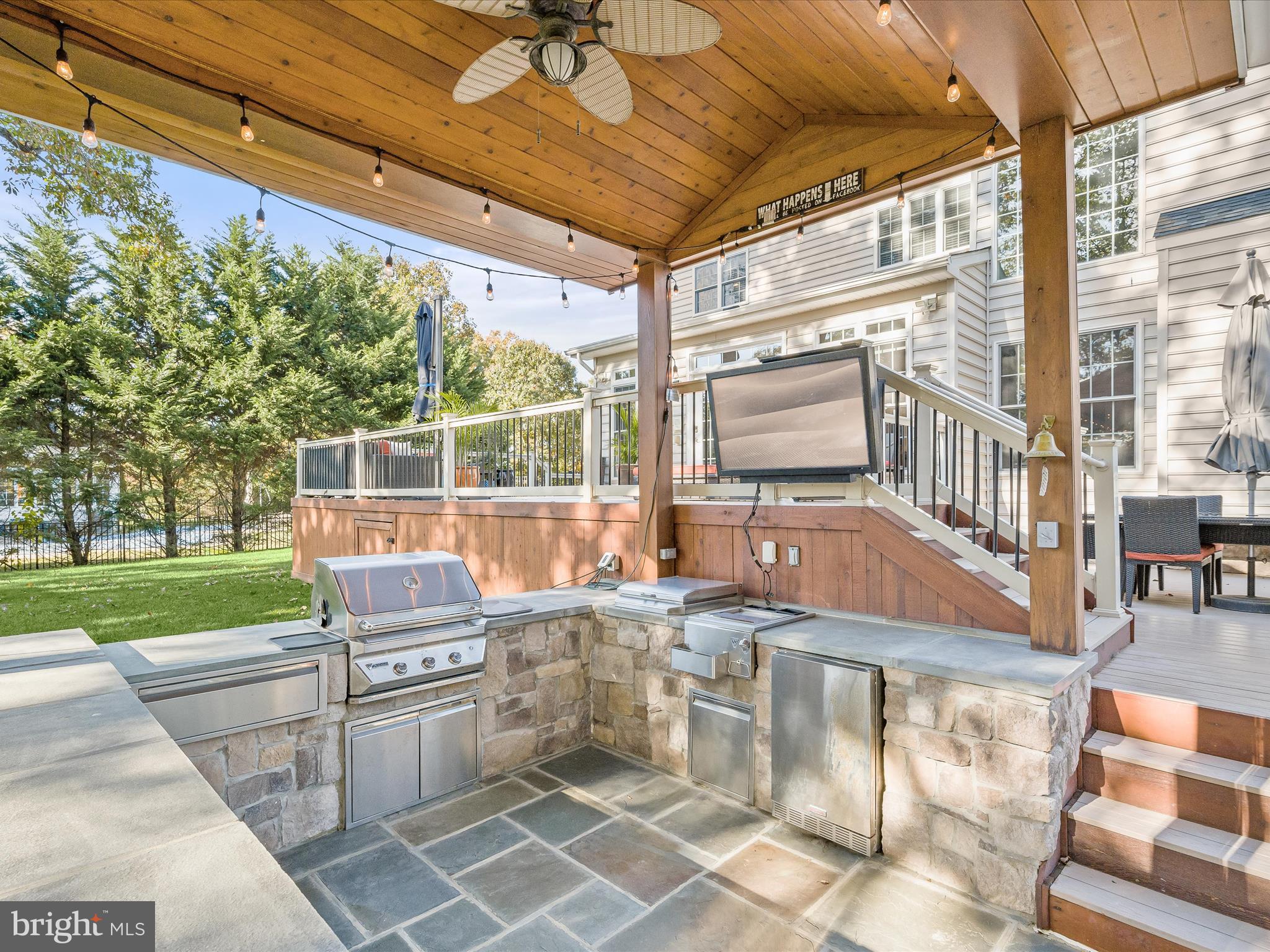 GREENSPRING AT COMPASS POINTE - Residential