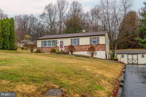 Photo of 589 Neiman Road, POTTSTOWN, PA 19465 (MLS # PACT2119016)