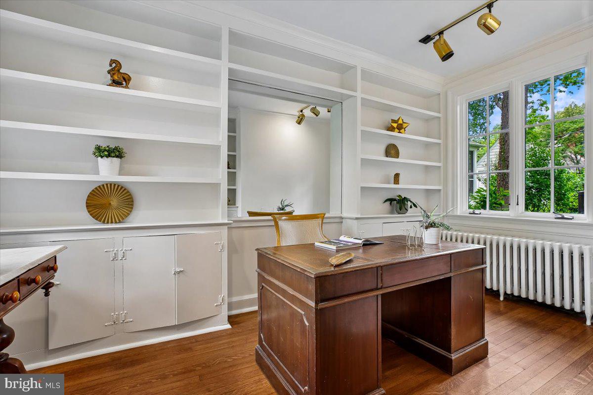 CHEVY CHASE VILLAGE - Residential