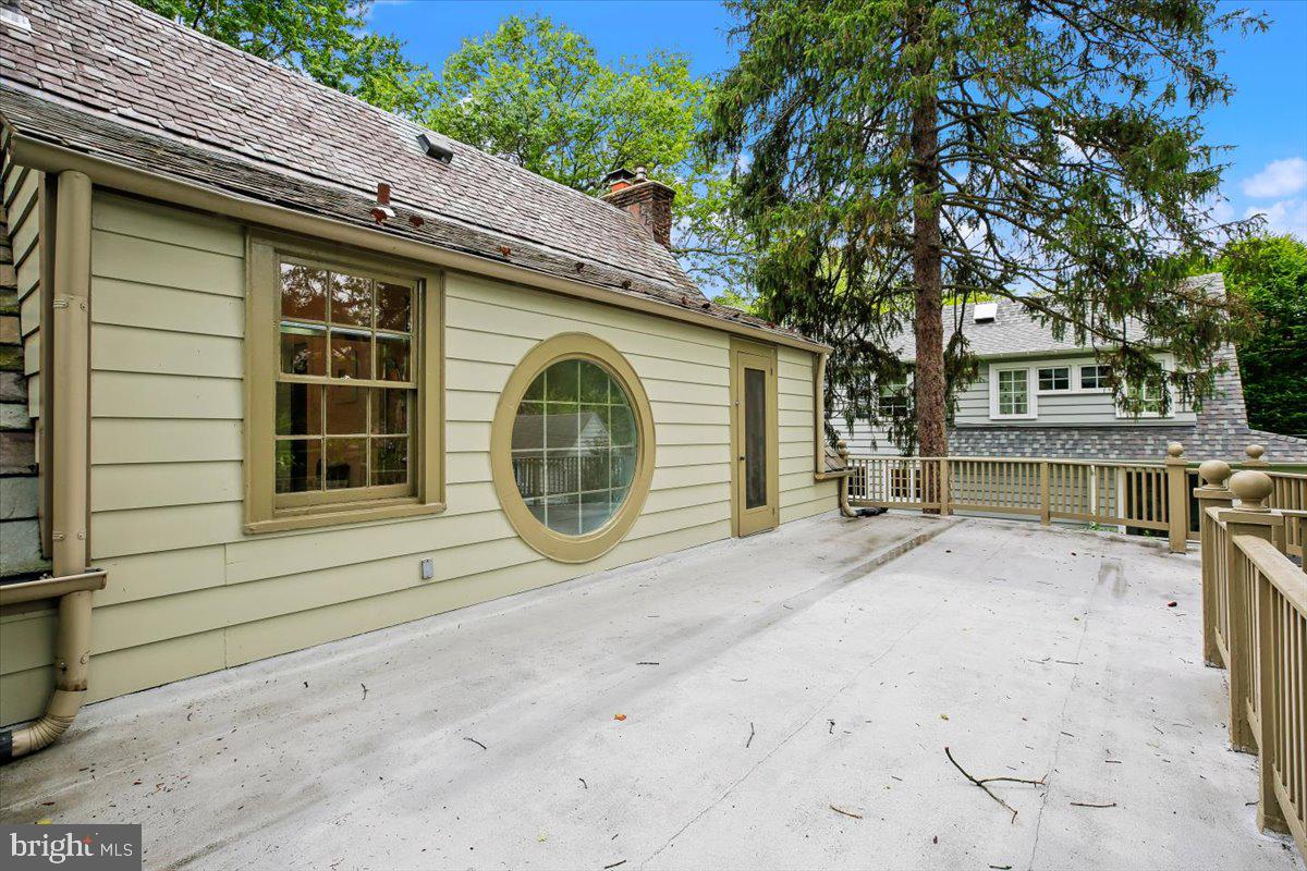 CHEVY CHASE VILLAGE - Residential