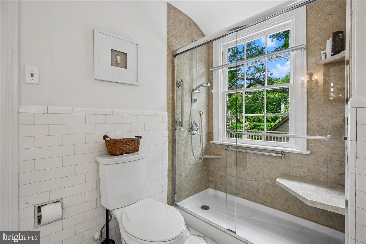 CHEVY CHASE VILLAGE - Residential