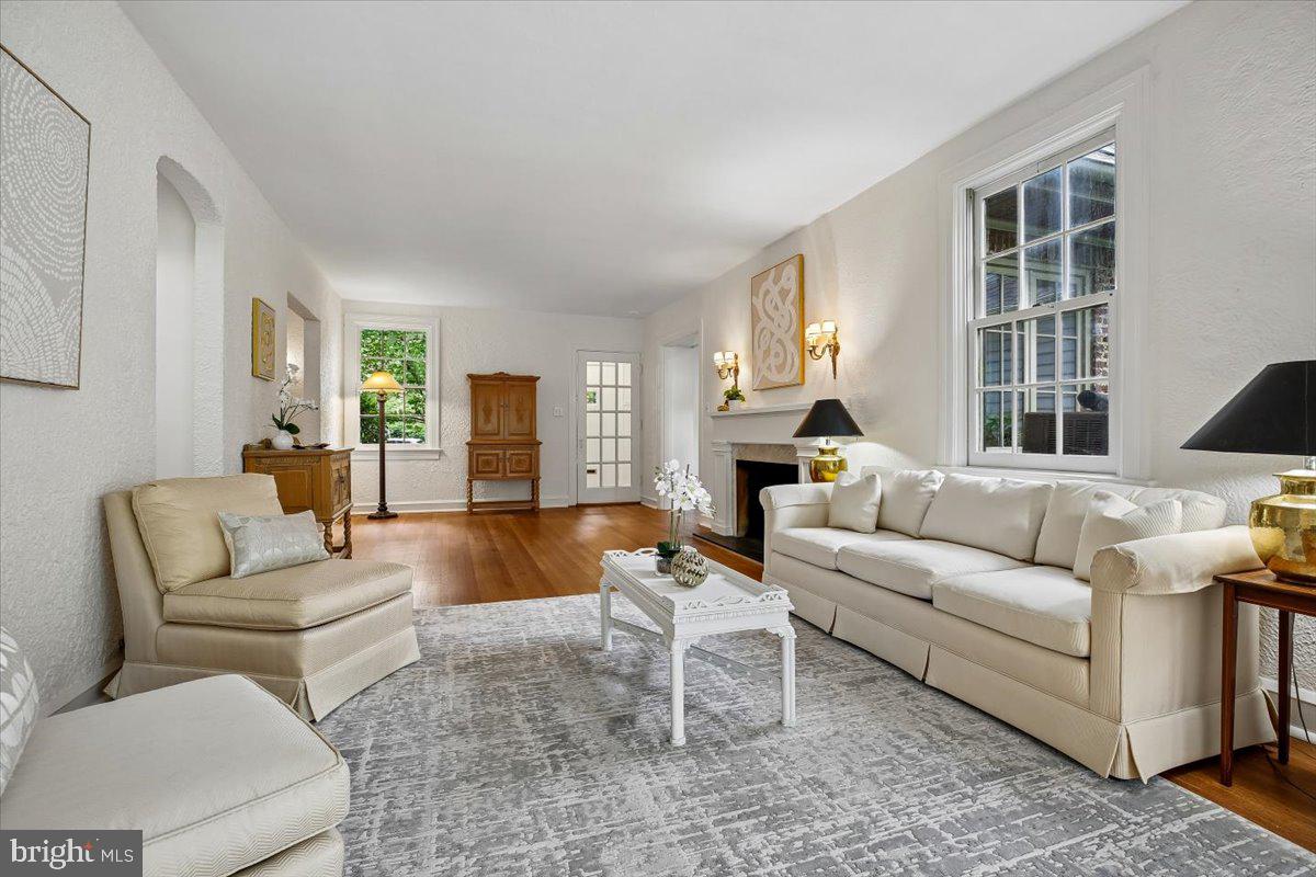 CHEVY CHASE VILLAGE - Residential
