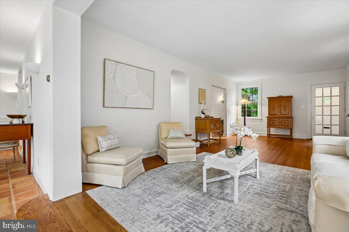 CHEVY CHASE VILLAGE - Residential