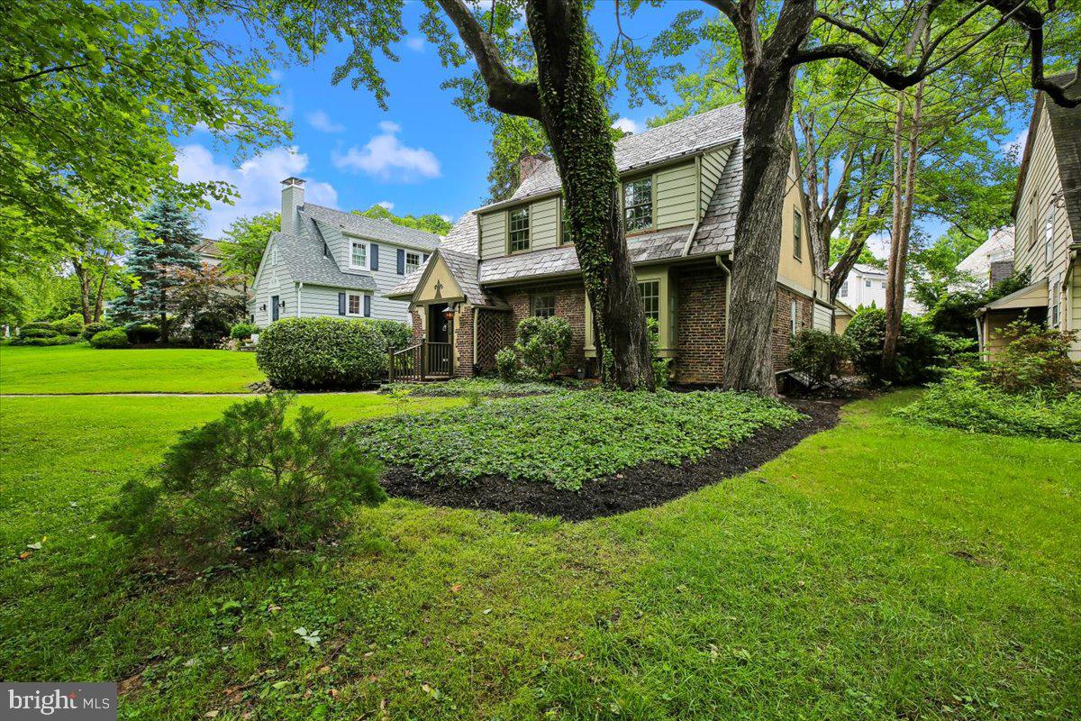 CHEVY CHASE VILLAGE - Residential