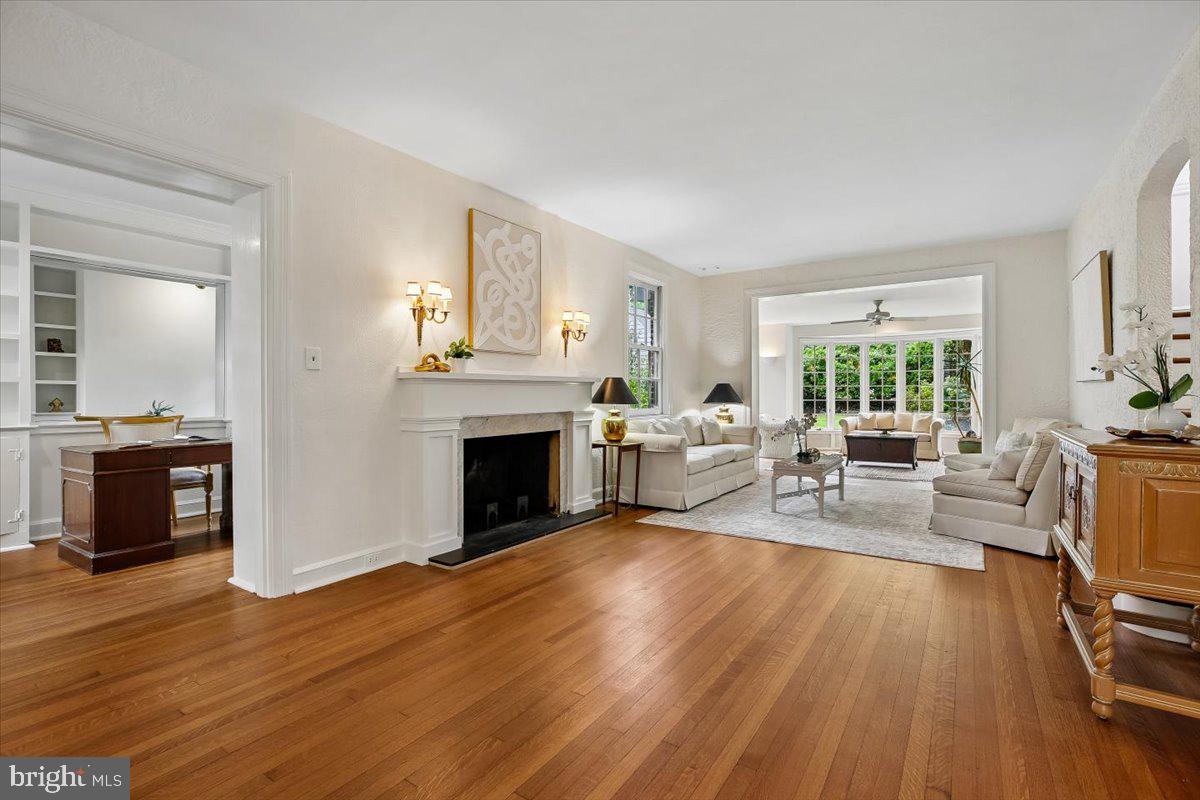CHEVY CHASE VILLAGE - Residential