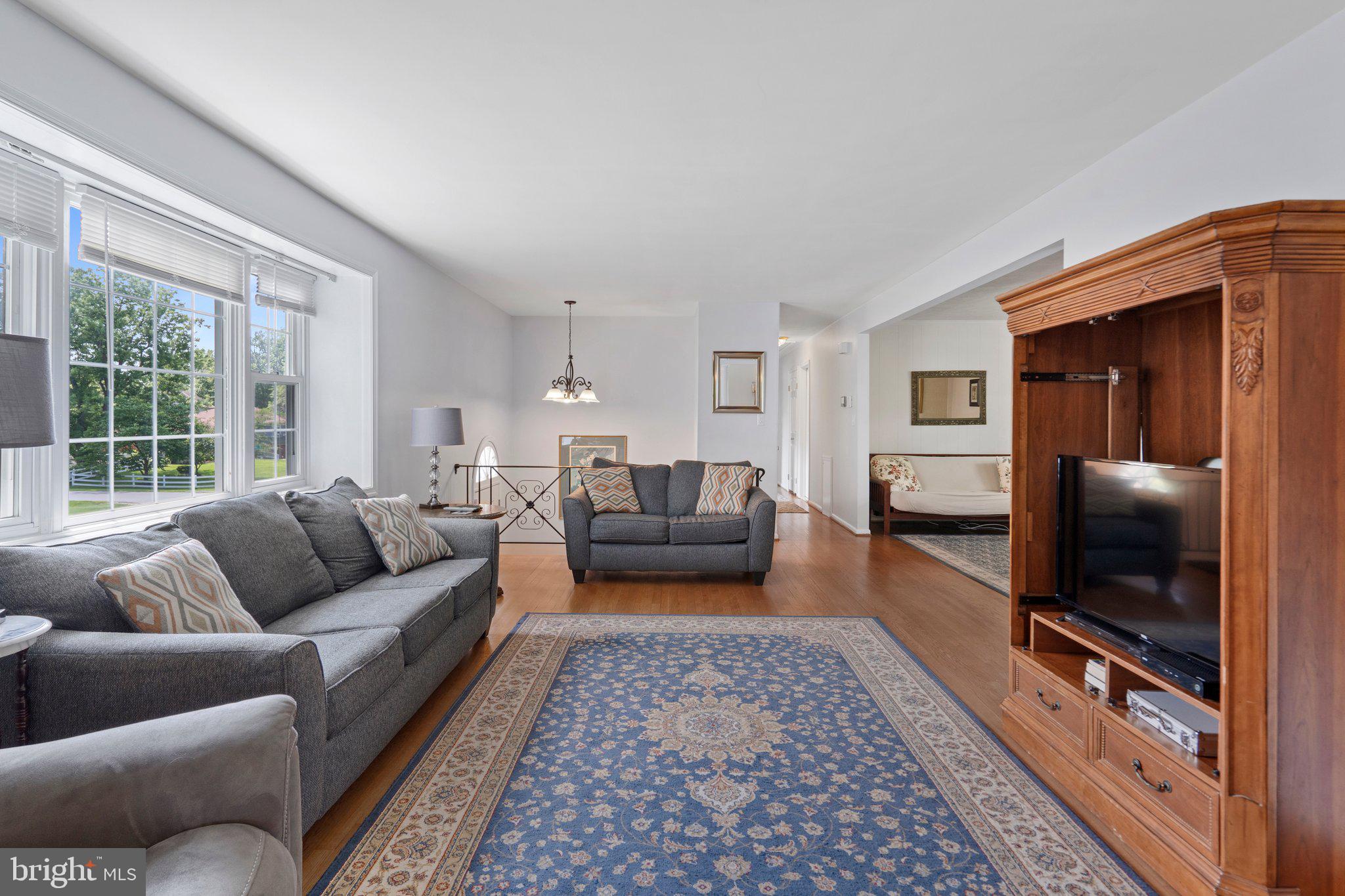 WILLIAMSBURG VILLAGE - Residential Lease