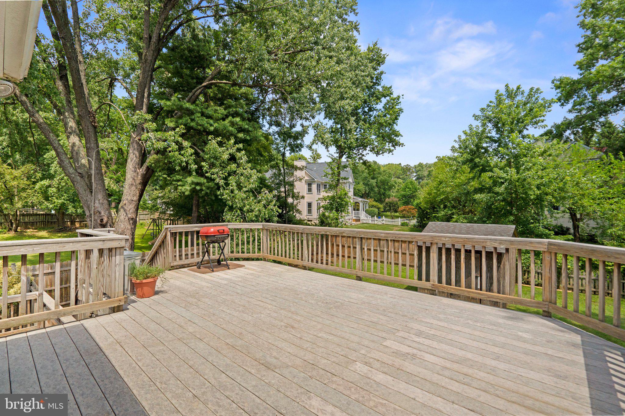 WILLIAMSBURG VILLAGE - Residential Lease