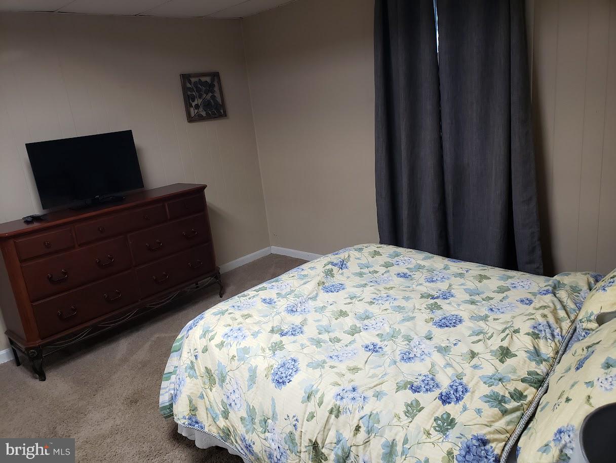 WILLIAMSBURG VILLAGE - Residential Lease