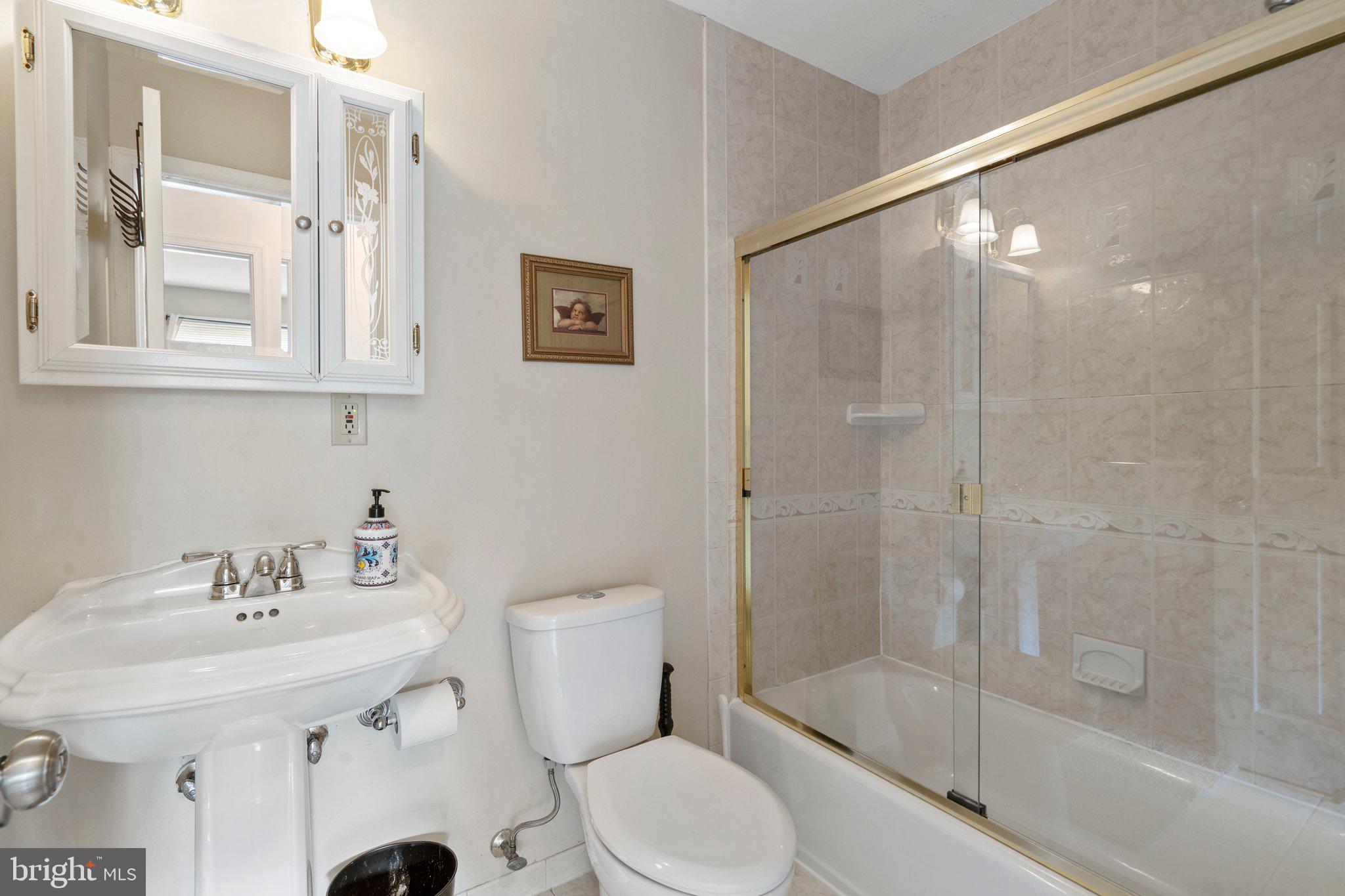 WILLIAMSBURG VILLAGE - Residential Lease