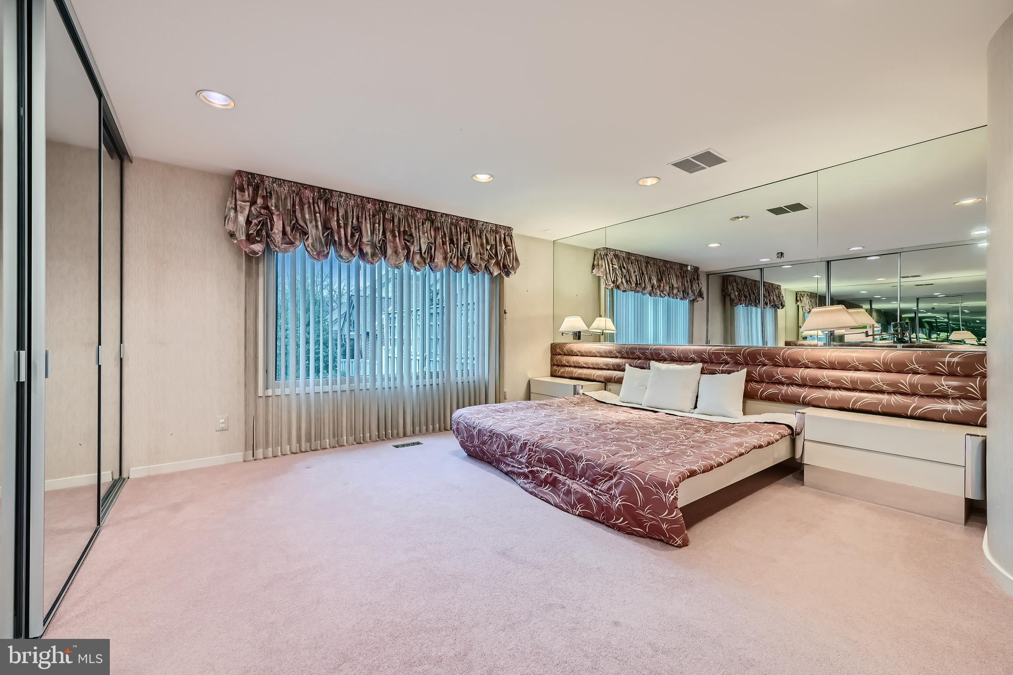 REGENCY PARK - Residential