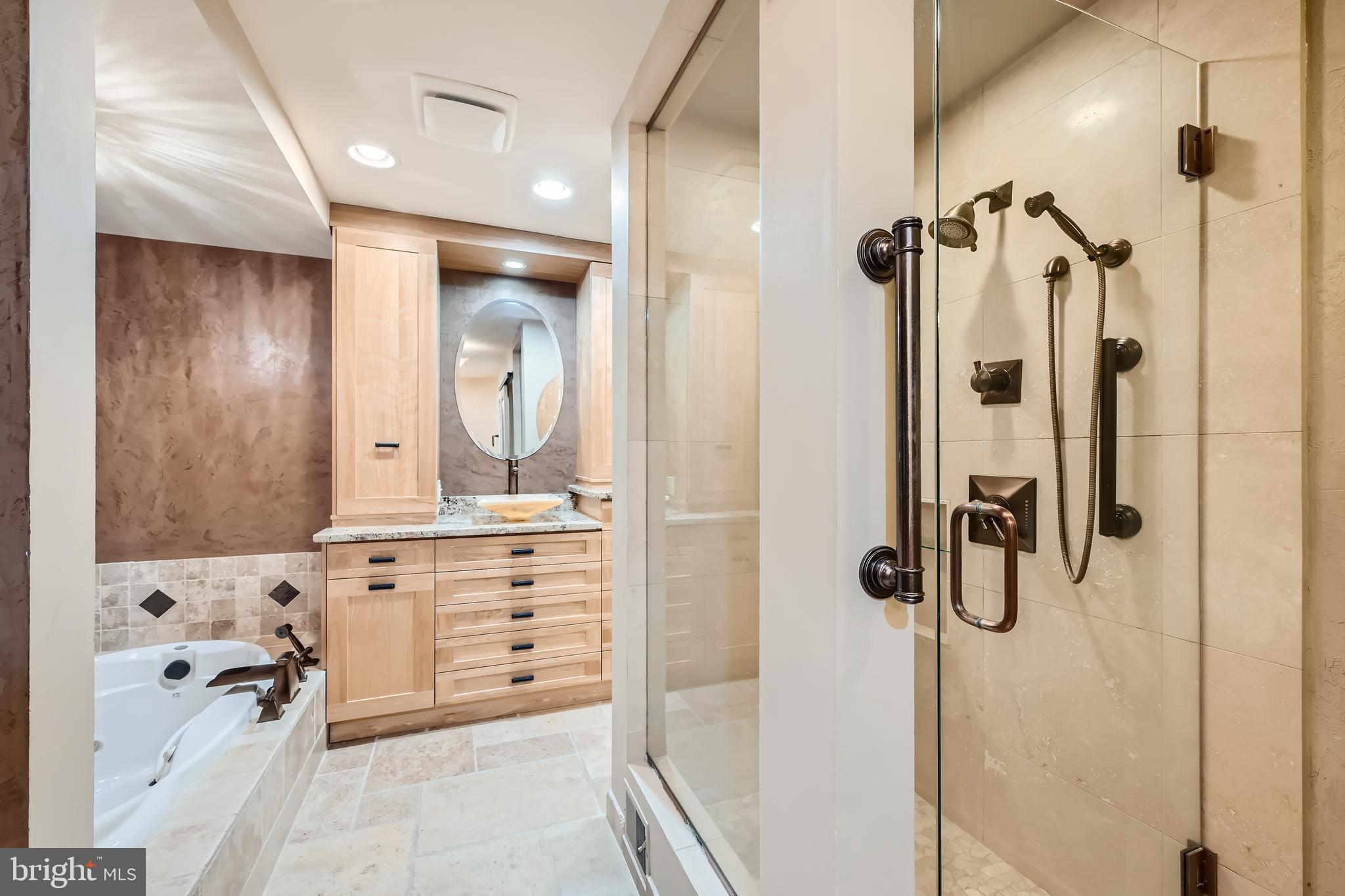 REGENCY PARK - Residential