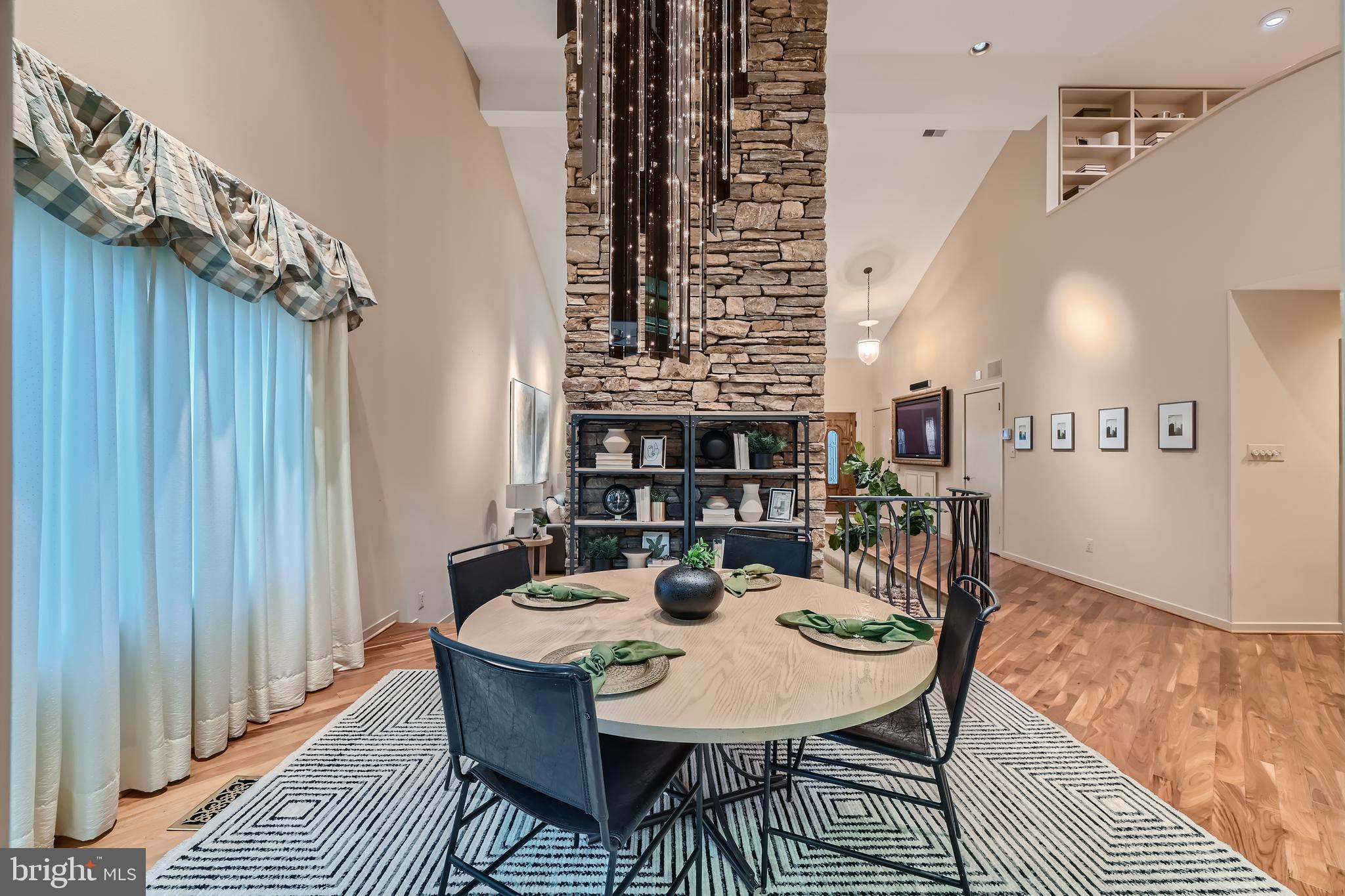 REGENCY PARK - Residential