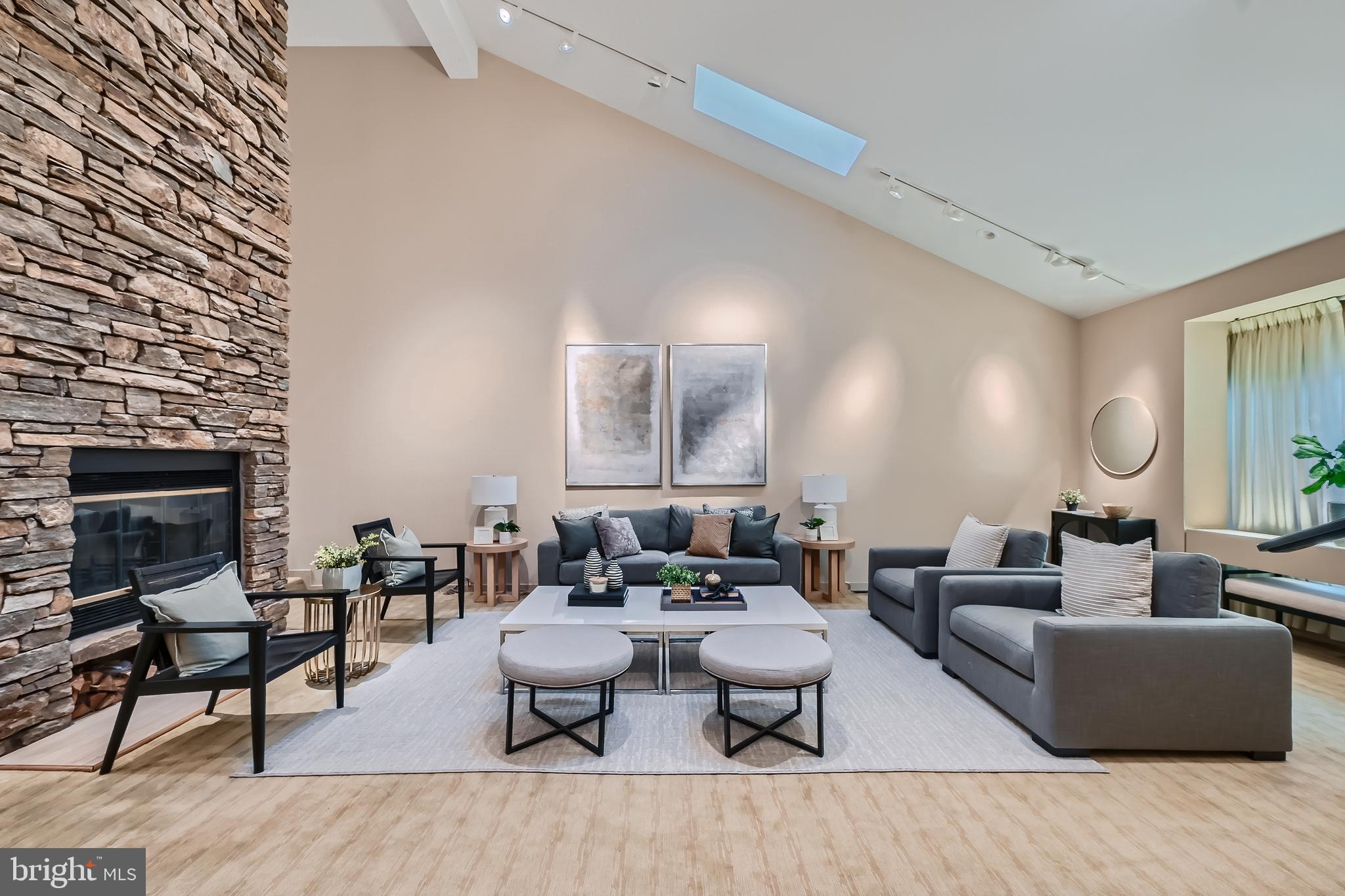 REGENCY PARK - Residential