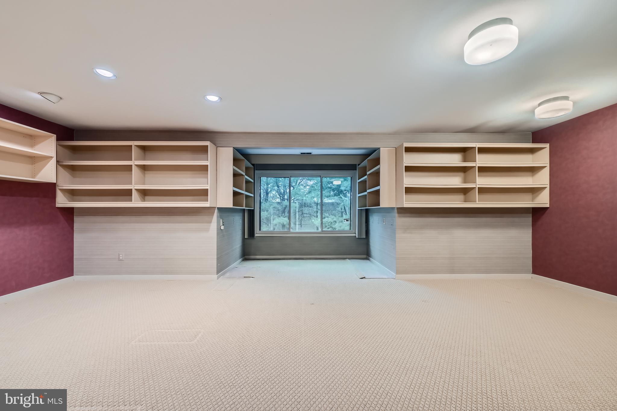 REGENCY PARK - Residential